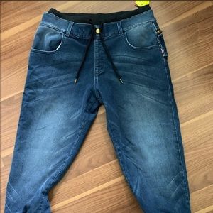 Zippered denim pants